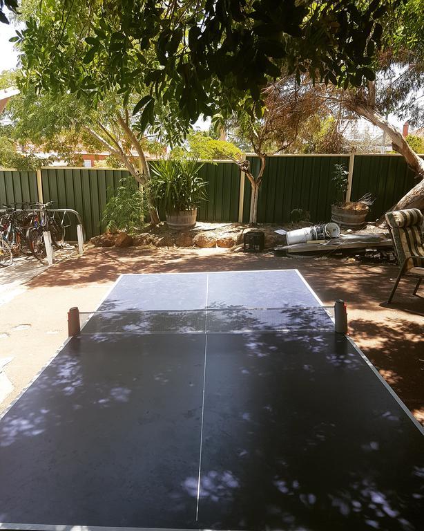 Planet Inn Backpackers Perth Exterior photo